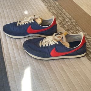 Mens retro Nike shoes size 10 brand new